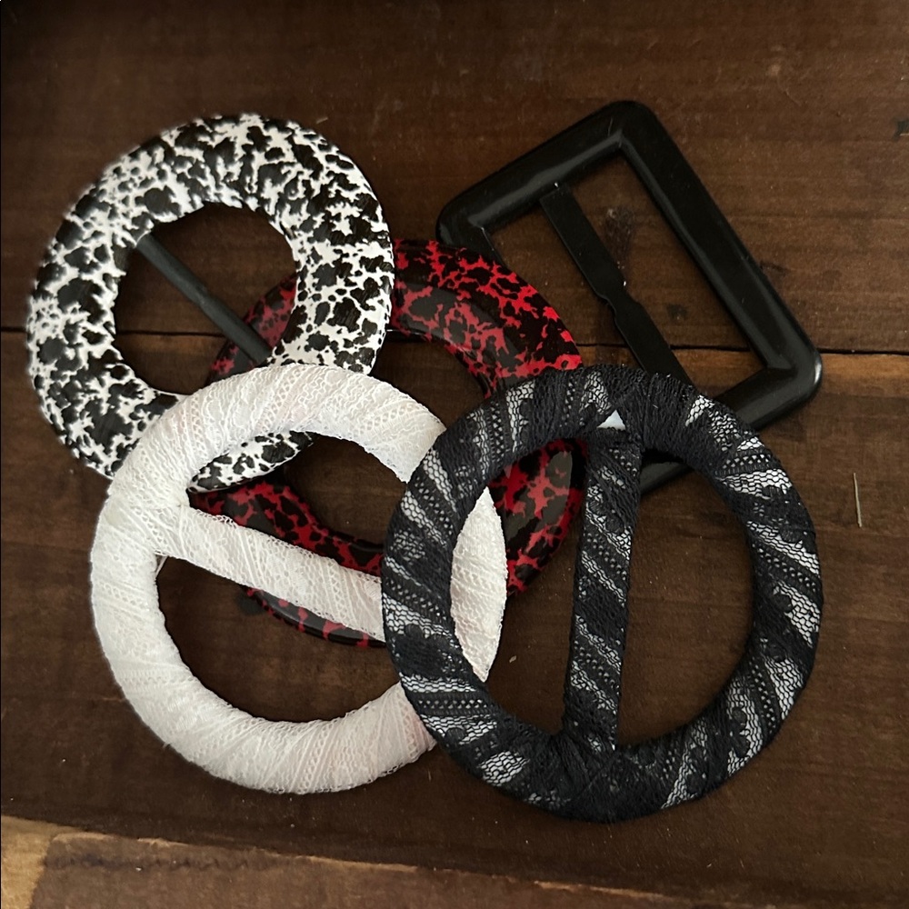 Set of 5 Vintage Scarf / TShirt Holders